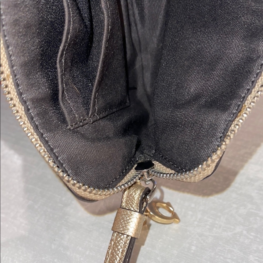 NWOT Coach Beige Monogram Wristlet Adjustable Wrist Strap 4X6” - Picture 12 of 14